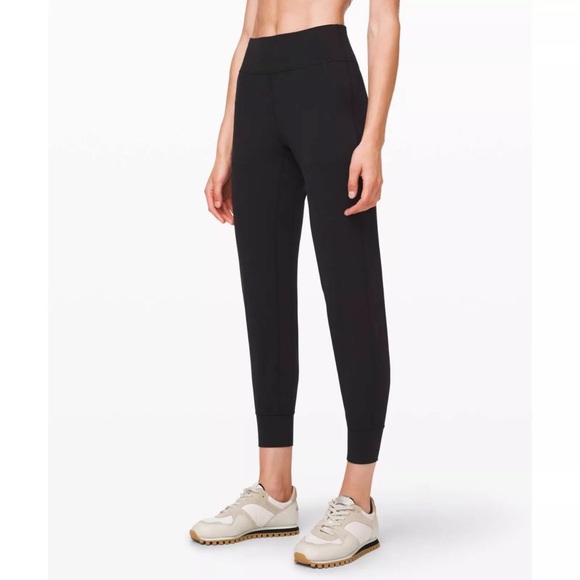 Lululemon Align Jogger in Black Size 2 LIKE NEW - Picture 1 of 3
